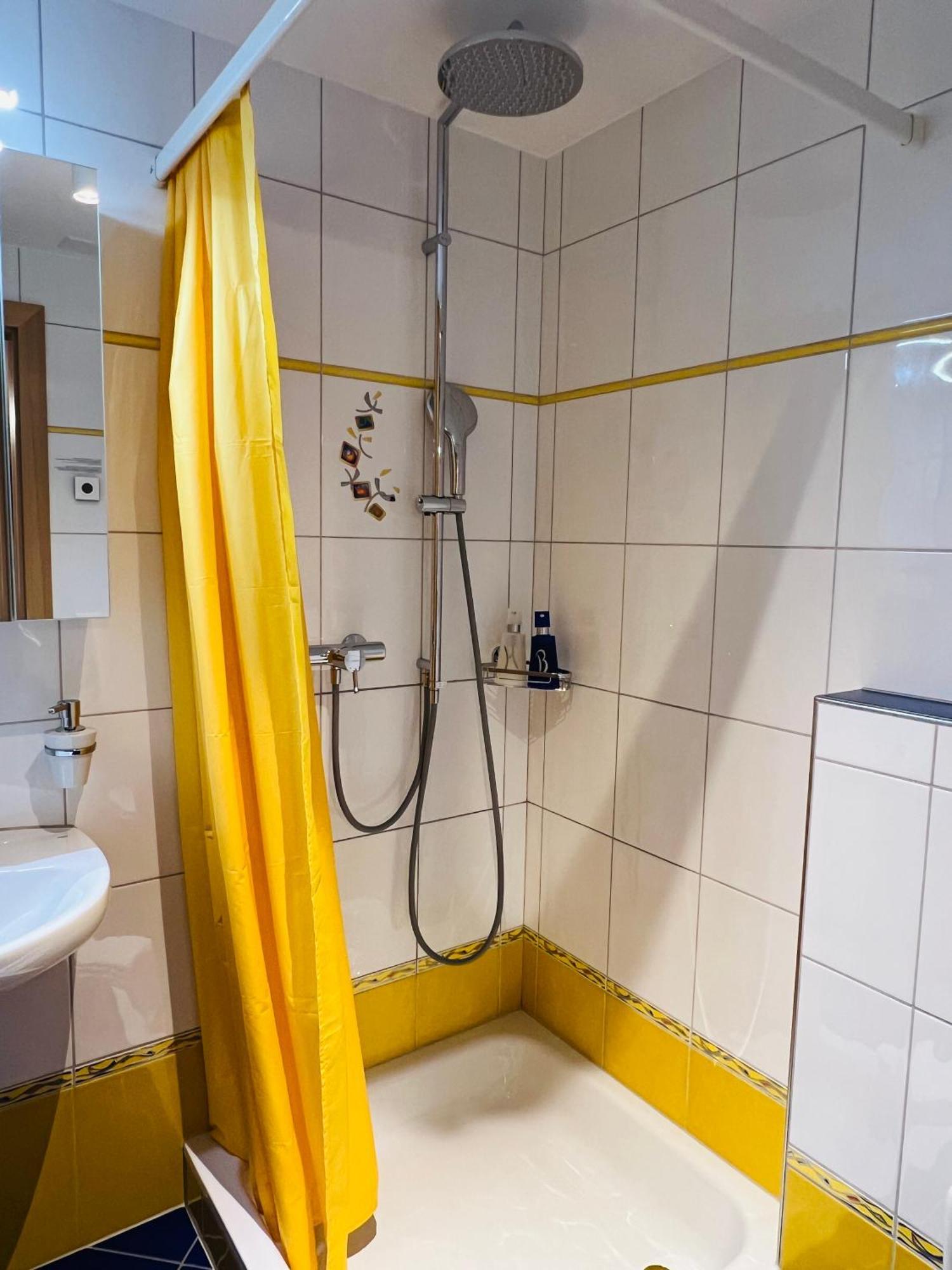 Wonderful & Private Room With En-Suite Bathroom Triesenberg Exterior foto